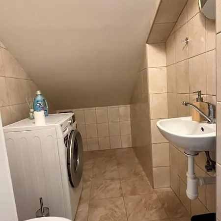 דירה Spacious Flat With Courtyard