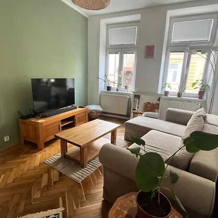 Spacious Flat With Courtyard Košice